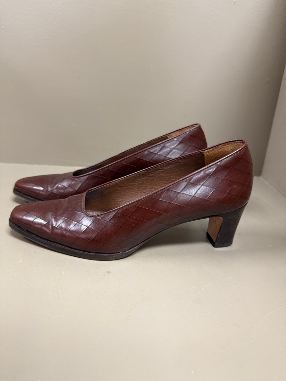 Cole Haan Studio Line Brown Leather Low Heel Pumps Made In Italy Classic Elegant